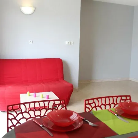 דירה 2 Pieces Avec Balcon, Parking Et Piscine, - Fr-1-246-11 *
